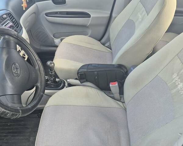 Хендай Акцент 2010 в Ивано-Франковске на Automoto.ua Синий Хендай Акцент, объемом двигателя 1.4 л и пробегом 88 тыс. км за 5750 $, фото 24 на Automoto.ua