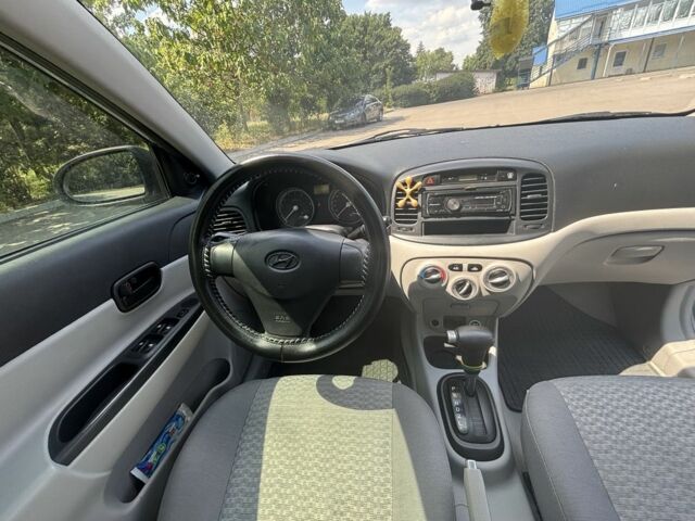 Синий Хендай Акцент, объемом двигателя 1.4 л и пробегом 211 тыс. км за 4999 $, фото 12 на Automoto.ua