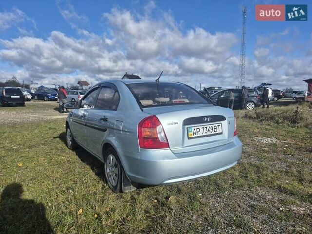 Хендай Акцент 2010 в Ивано-Франковске на Automoto.ua Синий Хендай Акцент, объемом двигателя 1.4 л и пробегом 88 тыс. км за 5750 $, фото 2 на Automoto.ua