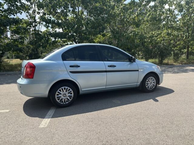 Синий Хендай Акцент, объемом двигателя 1.4 л и пробегом 211 тыс. км за 4999 $, фото 1 на Automoto.ua