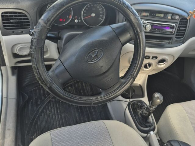 Синий Хендай Акцент, объемом двигателя 0 л и пробегом 88 тыс. км за 5750 $, фото 5 на Automoto.ua