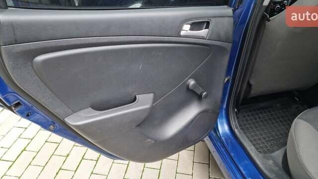 Синий Хендай Акцент, объемом двигателя 1.4 л и пробегом 147 тыс. км за 6500 $, фото 14 на Automoto.ua