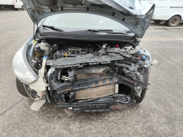 Хендай Акцент 2011 в Харькове на Automoto.ua Синий Хендай Акцент, объемом двигателя 1.4 л и пробегом 188 тыс. км за 2000 $, фото 5 на Automoto.ua