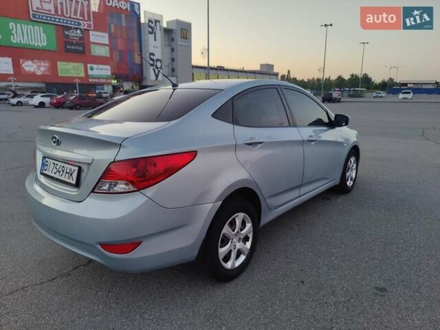 Синий Хендай Акцент, объемом двигателя 1.6 л и пробегом 209 тыс. км за 6500 $, фото 4 на Automoto.ua