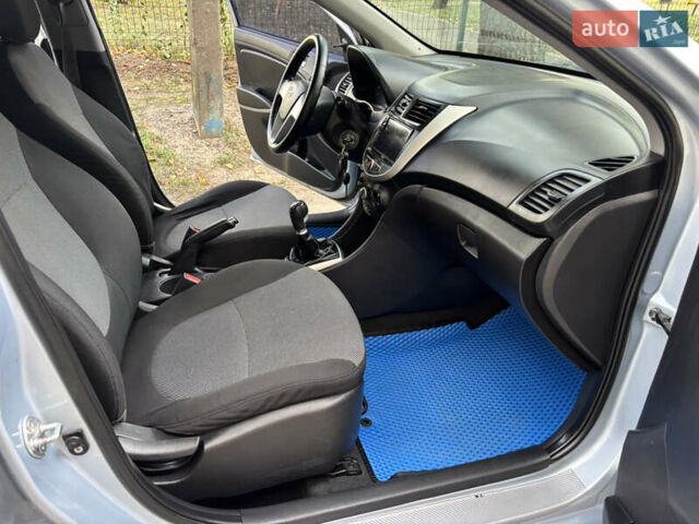 Синій Хендай Акцент, об'ємом двигуна 1.4 л та пробігом 132 тис. км за 6600 $, фото 6 на Automoto.ua