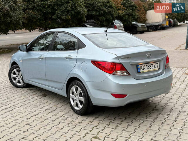 Синій Хендай Акцент, об'ємом двигуна 1.4 л та пробігом 49 тис. км за 8750 $, фото 5 на Automoto.ua
