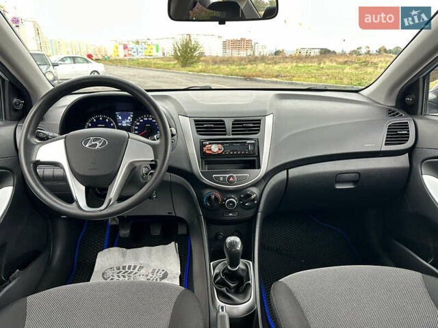 Синій Хендай Акцент, об'ємом двигуна 1.4 л та пробігом 47 тис. км за 7400 $, фото 54 на Automoto.ua