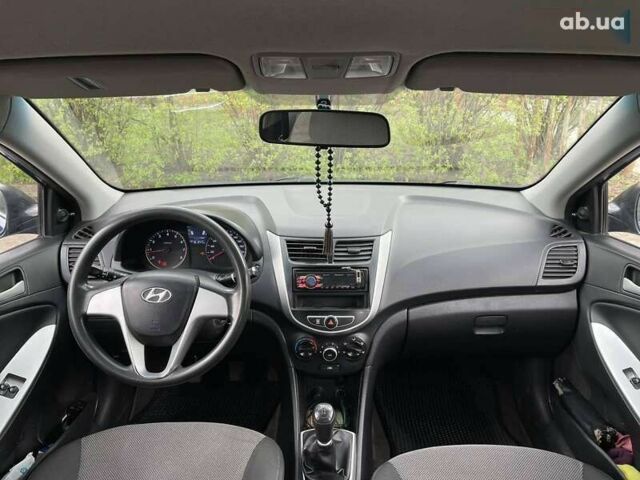 Синий Хендай Акцент, объемом двигателя 1.4 л и пробегом 160 тыс. км за 5700 $, фото 14 на Automoto.ua
