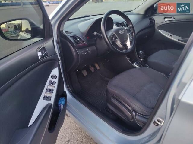 Синий Хендай Акцент, объемом двигателя 1.6 л и пробегом 209 тыс. км за 6500 $, фото 13 на Automoto.ua