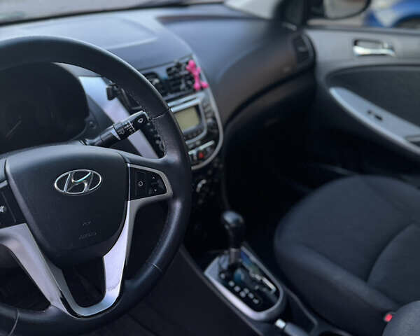 Синій Хендай Акцент, об'ємом двигуна 1.4 л та пробігом 138 тис. км за 7000 $, фото 4 на Automoto.ua