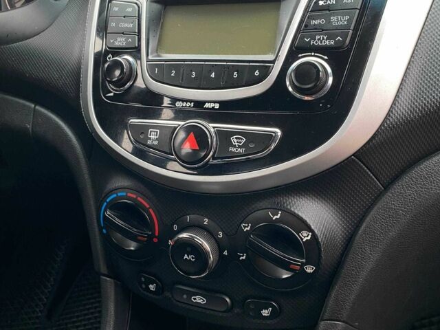 Синий Хендай Акцент, объемом двигателя 1.4 л и пробегом 196 тыс. км за 6990 $, фото 14 на Automoto.ua