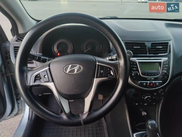 Синий Хендай Акцент, объемом двигателя 1.6 л и пробегом 209 тыс. км за 6500 $, фото 15 на Automoto.ua