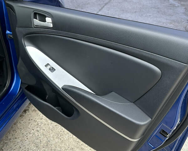 Синий Хендай Акцент, объемом двигателя 1.4 л и пробегом 110 тыс. км за 6700 $, фото 6 на Automoto.ua