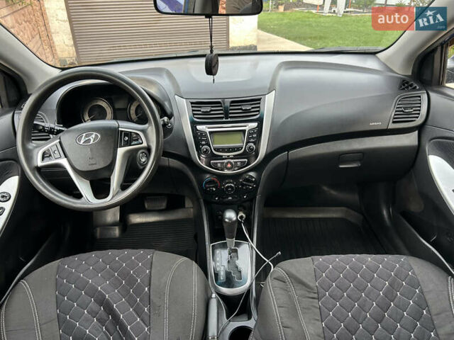 Синій Хендай Акцент, об'ємом двигуна 1.4 л та пробігом 259 тис. км за 7300 $, фото 7 на Automoto.ua