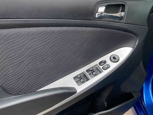 Синий Хендай Акцент, объемом двигателя 1.4 л и пробегом 196 тыс. км за 6990 $, фото 9 на Automoto.ua