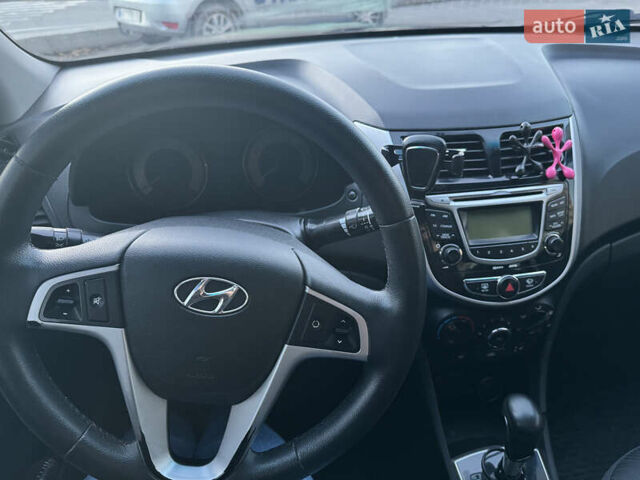 Синій Хендай Акцент, об'ємом двигуна 1.4 л та пробігом 138 тис. км за 7000 $, фото 5 на Automoto.ua