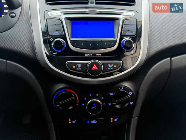Хендай Акцент 2011 в Харькове на Automoto.ua Синий Хендай Акцент, объемом двигателя 1.4 л и пробегом 49 тыс. км за 8600 $, фото 33 на Automoto.ua