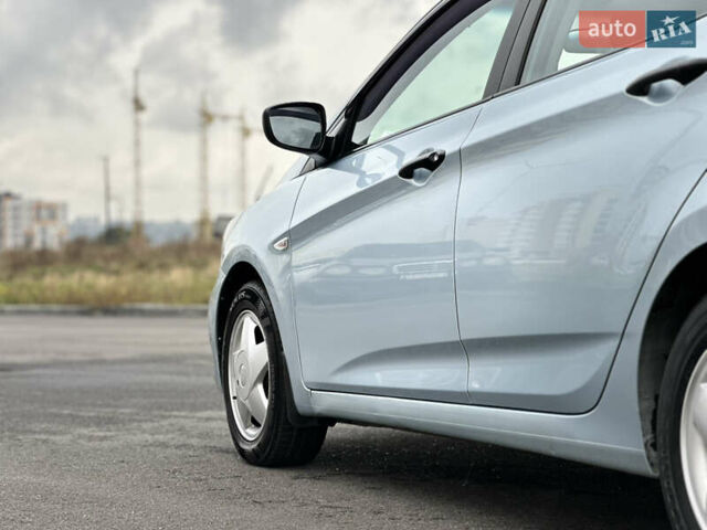 Синій Хендай Акцент, об'ємом двигуна 1.4 л та пробігом 47 тис. км за 7400 $, фото 56 на Automoto.ua