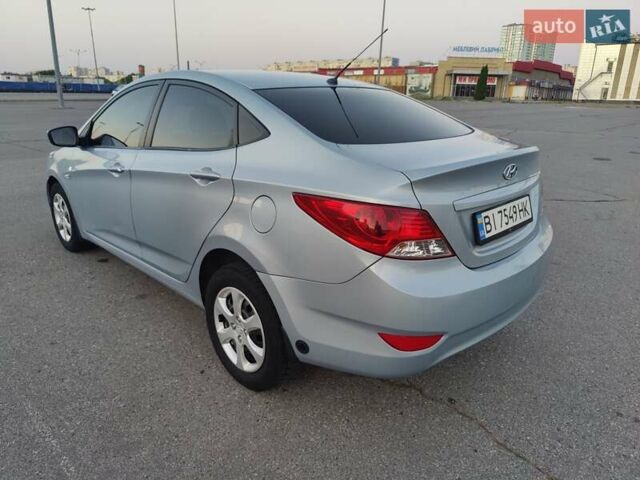 Синий Хендай Акцент, объемом двигателя 1.6 л и пробегом 209 тыс. км за 6500 $, фото 6 на Automoto.ua