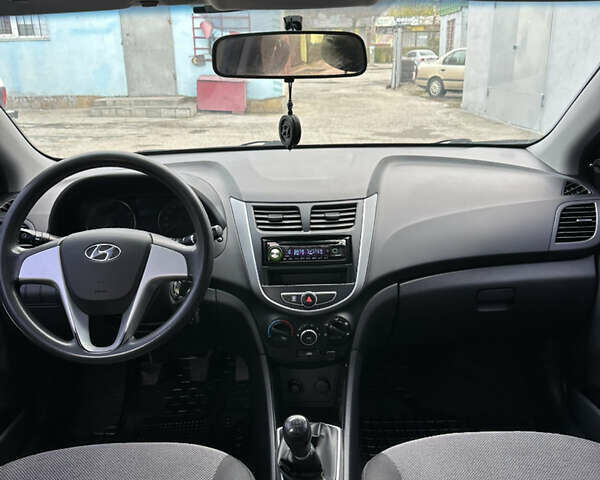 Синий Хендай Акцент, объемом двигателя 1.4 л и пробегом 110 тыс. км за 6700 $, фото 10 на Automoto.ua