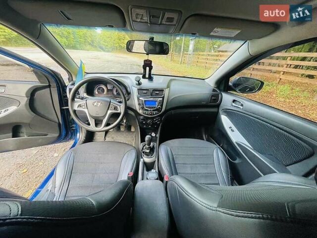 Синий Хендай Акцент, объемом двигателя 1.4 л и пробегом 127 тыс. км за 7000 $, фото 3 на Automoto.ua