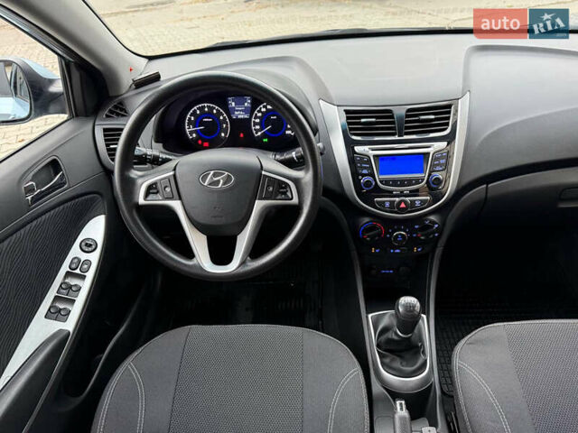 Синій Хендай Акцент, об'ємом двигуна 1.4 л та пробігом 49 тис. км за 8750 $, фото 31 на Automoto.ua