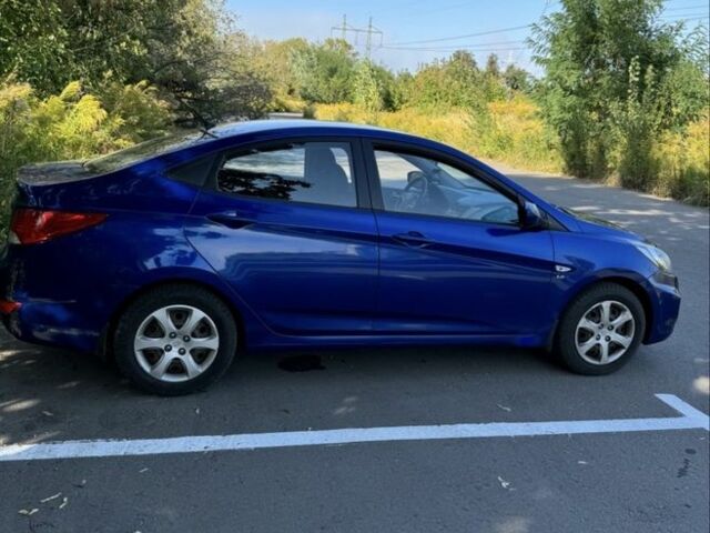 Синій Хендай Акцент, об'ємом двигуна 1.6 л та пробігом 227 тис. км за 6500 $, фото 2 на Automoto.ua
