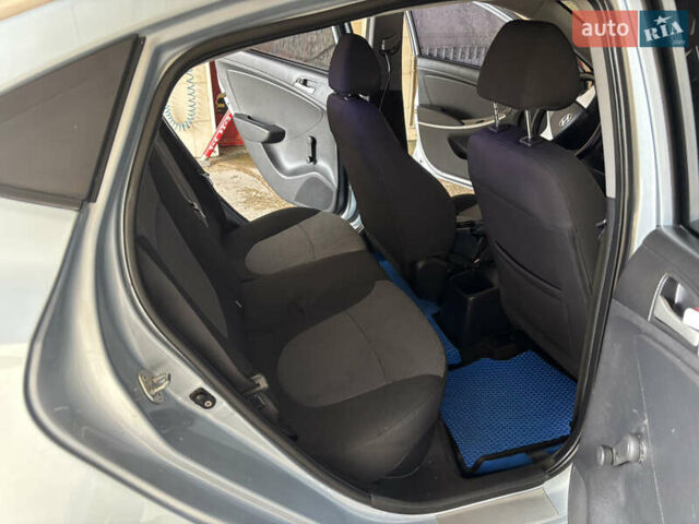 Синій Хендай Акцент, об'ємом двигуна 1.4 л та пробігом 132 тис. км за 6600 $, фото 8 на Automoto.ua