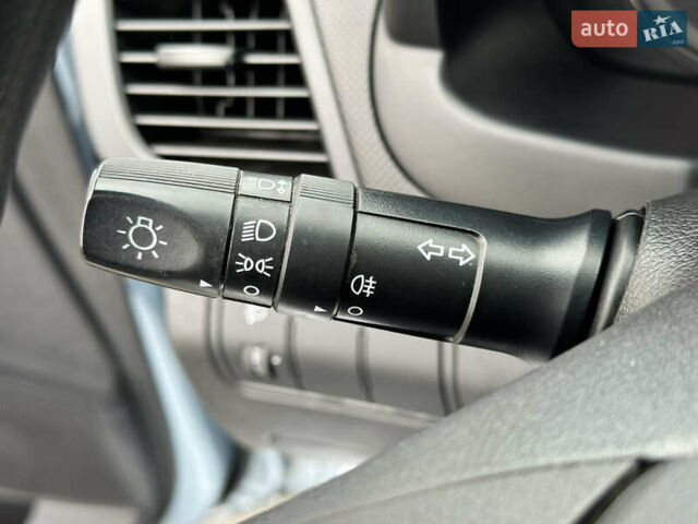 Синій Хендай Акцент, об'ємом двигуна 1.4 л та пробігом 47 тис. км за 7400 $, фото 43 на Automoto.ua