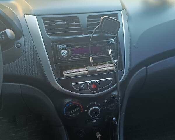Синій Хендай Акцент, об'ємом двигуна 1.4 л та пробігом 107 тис. км за 6300 $, фото 3 на Automoto.ua