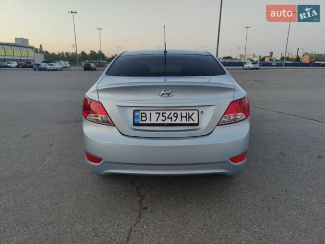 Синий Хендай Акцент, объемом двигателя 1.6 л и пробегом 209 тыс. км за 6500 $, фото 5 на Automoto.ua