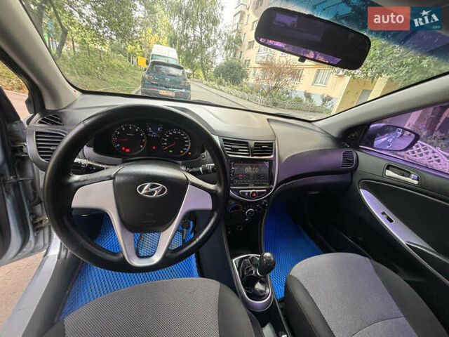 Синій Хендай Акцент, об'ємом двигуна 1.4 л та пробігом 132 тис. км за 6600 $, фото 5 на Automoto.ua