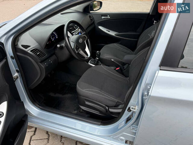Хендай Акцент 2011 в Харькове на Automoto.ua Синий Хендай Акцент, объемом двигателя 1.4 л и пробегом 49 тыс. км за 8600 $, фото 25 на Automoto.ua