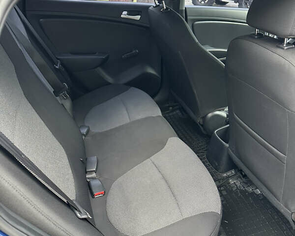 Синий Хендай Акцент, объемом двигателя 1.4 л и пробегом 110 тыс. км за 6700 $, фото 7 на Automoto.ua