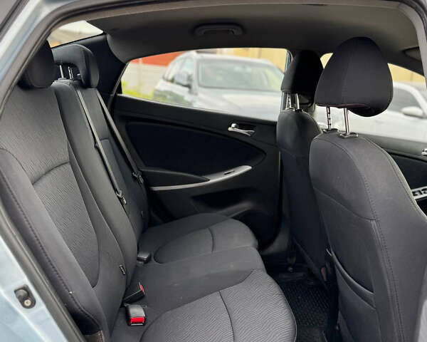Синій Хендай Акцент, об'ємом двигуна 1.6 л та пробігом 163 тис. км за 8100 $, фото 3 на Automoto.ua