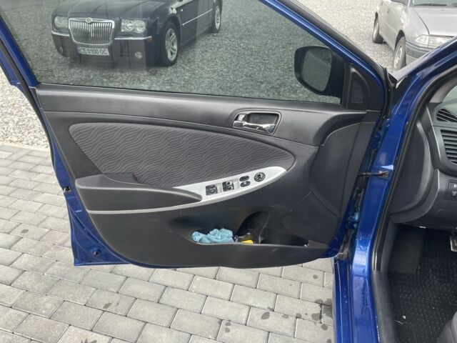 Синий Хендай Акцент, объемом двигателя 1.6 л и пробегом 2 тыс. км за 6000 $, фото 4 на Automoto.ua