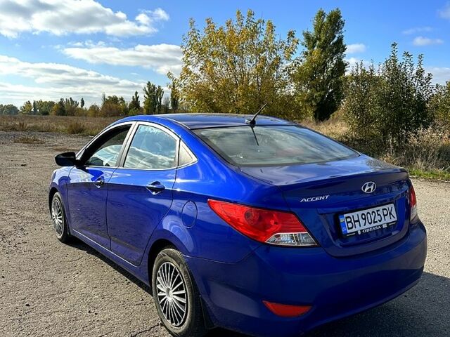 Синий Хендай Акцент, объемом двигателя 1.6 л и пробегом 240 тыс. км за 7000 $, фото 6 на Automoto.ua