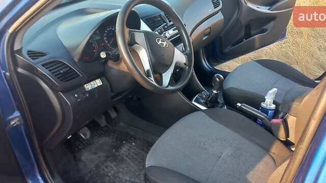 Синий Хендай Акцент, объемом двигателя 1.4 л и пробегом 215 тыс. км за 5900 $, фото 1 на Automoto.ua