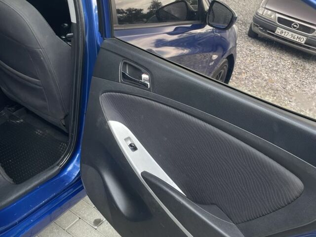 Синий Хендай Акцент, объемом двигателя 1.6 л и пробегом 2 тыс. км за 6000 $, фото 2 на Automoto.ua