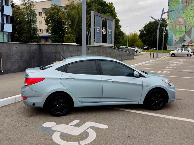 Синий Хендай Акцент, объемом двигателя 1.4 л и пробегом 193 тыс. км за 6600 $, фото 2 на Automoto.ua