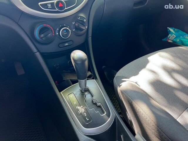 Синій Хендай Акцент, об'ємом двигуна 1.4 л та пробігом 165 тис. км за 6990 $, фото 14 на Automoto.ua