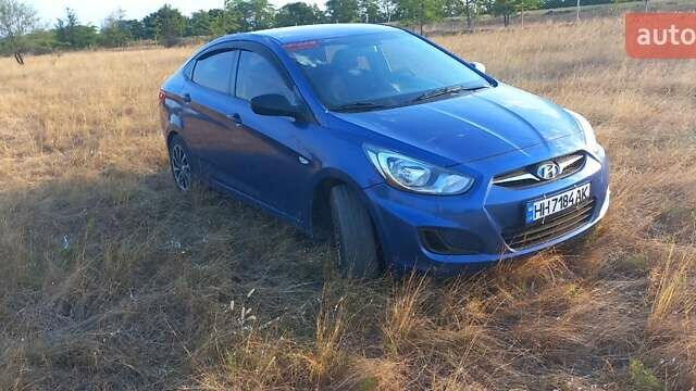 Синий Хендай Акцент, объемом двигателя 1.4 л и пробегом 215 тыс. км за 5900 $, фото 6 на Automoto.ua
