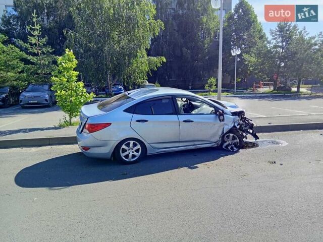 Синій Хендай Акцент, об'ємом двигуна 1.4 л та пробігом 216 тис. км за 2500 $, фото 4 на Automoto.ua