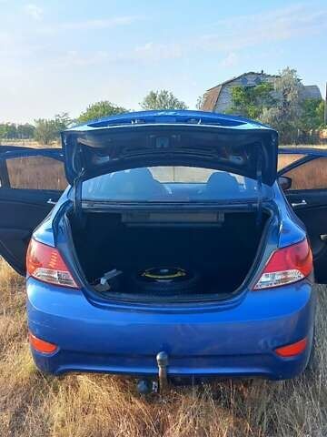 Синий Хендай Акцент, объемом двигателя 1.4 л и пробегом 215 тыс. км за 5900 $, фото 4 на Automoto.ua