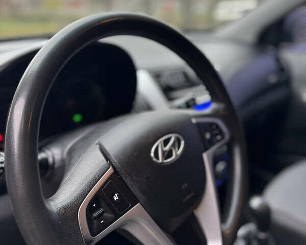 Синий Хендай Акцент, объемом двигателя 1.4 л и пробегом 189 тыс. км за 6750 $, фото 17 на Automoto.ua