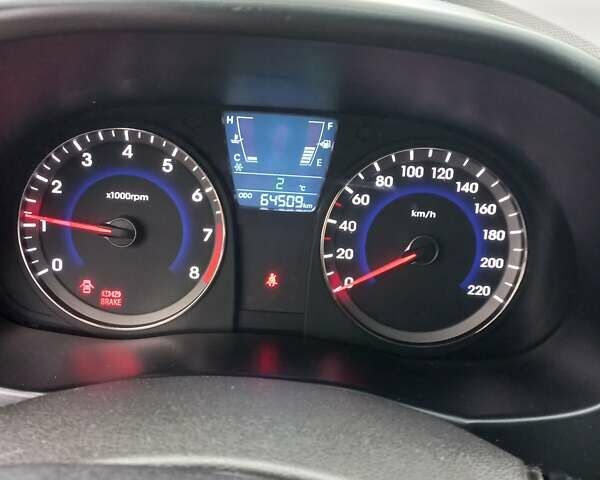 Синий Хендай Акцент, объемом двигателя 1.4 л и пробегом 65 тыс. км за 9800 $, фото 5 на Automoto.ua