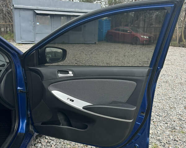 Синий Хендай Акцент, объемом двигателя 1.4 л и пробегом 307 тыс. км за 6700 $, фото 17 на Automoto.ua