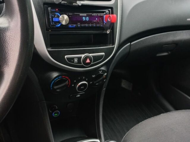 Синий Хендай Акцент, объемом двигателя 1.4 л и пробегом 64 тыс. км за 8500 $, фото 5 на Automoto.ua