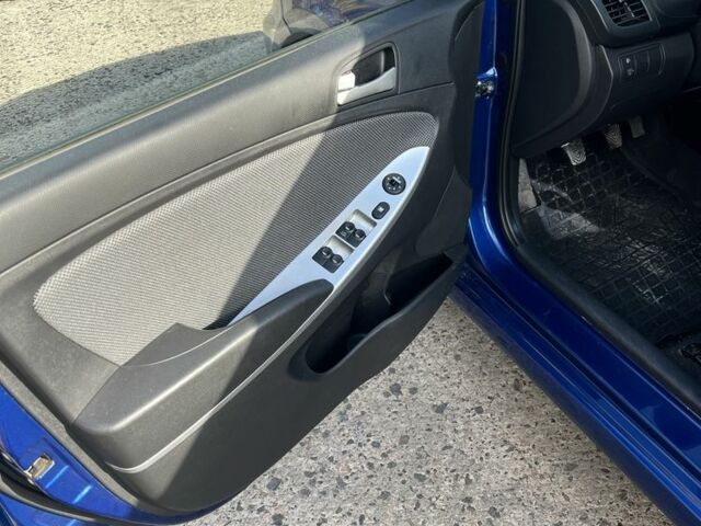 Синій Хендай Акцент, об'ємом двигуна 1.4 л та пробігом 43 тис. км за 8900 $, фото 7 на Automoto.ua