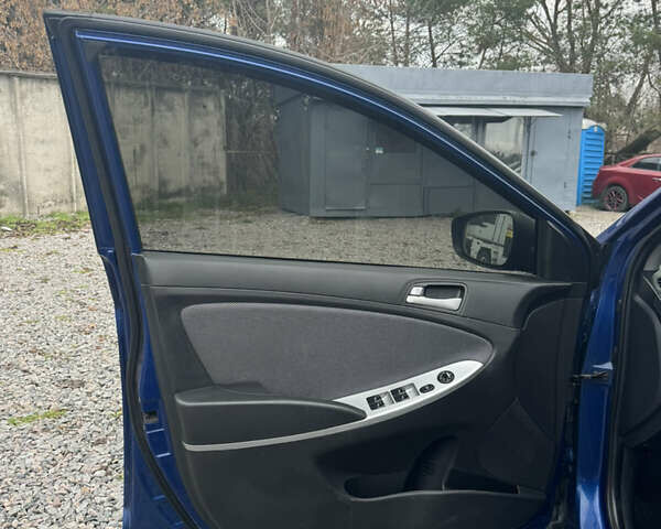 Синий Хендай Акцент, объемом двигателя 1.4 л и пробегом 307 тыс. км за 6700 $, фото 8 на Automoto.ua